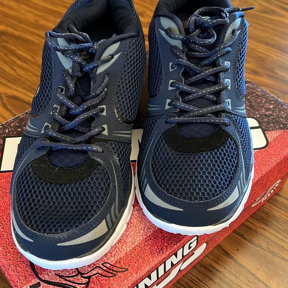 Men’s Fila Navy Lace-up Mesh Athletic Running Shoe New With Box size 11.5